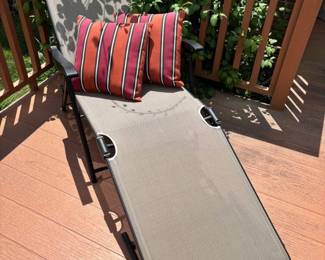 Lounge chair 