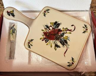 New Lenox holiday serving piece