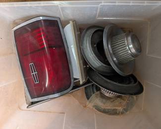 Lincoln&nbsp;Town&nbsp;Car&nbsp;Tail&nbsp;Light