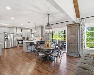Beautiful, rustic kitchen table and chairs