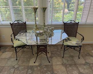 Glass table &4 chairs 