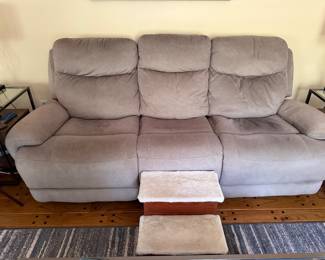 Recliner sofa 