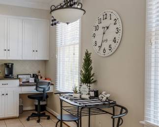 Bistro set and clock 