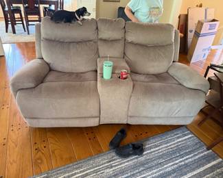 Recliner loveseat 