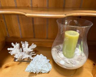 Seashell tsotchkes