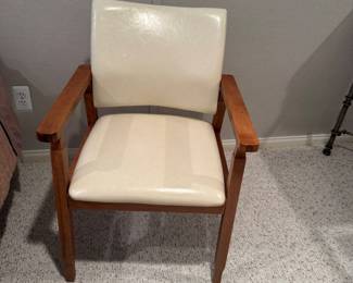 Mid Century Modern Chair 