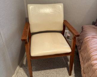 Mid Century Modern Chair 