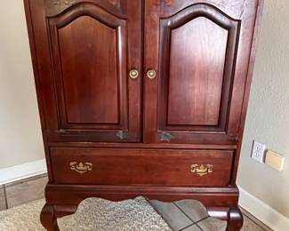 QUEEN ANNE TV CABINET