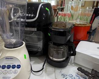 ASSORTED KITCHEN