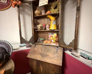 PRIMITIVE CABINET