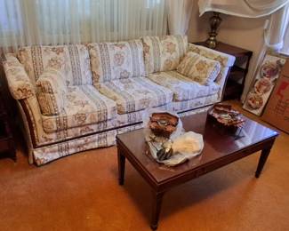 Mahogany end table and coffee table