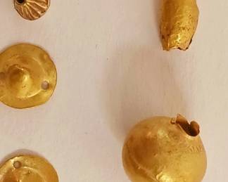 Ancient Gold Pendants Acorn Shape I mil BC