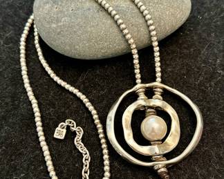 Uno De So Necklace