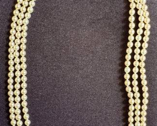 Majolica Pearl Necklace
