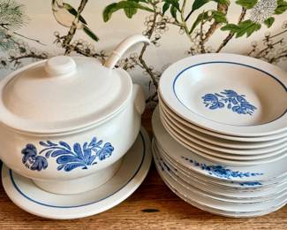 Pfaltzgraff "Yorktowne" Stoneware 