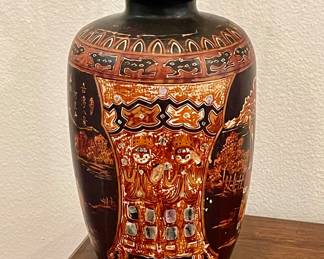 ASIAN VASE WITH INLAID ABALONE
