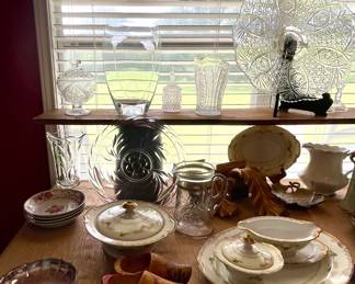 VINTAGE GLASSWARE & CHINA