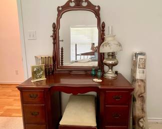ANTIQUE VANITY
