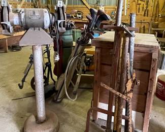 GRINDER ON STAND