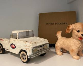 VINTAGE TONKA AA WRECKER, VINTAGE RUBBER DOG TOY