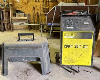 EVERSTART 200 AMP BATTERY CHARGER