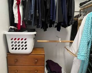 CHEST OF DRAWERS