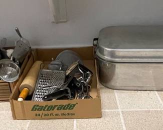 KITCHEN UTENSILS