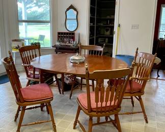 KITCHEN TABLE & CHAIRS