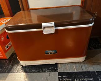 Vintage Thermos cooler very clean