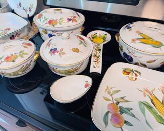 Royal Worcester Evesham pattern china