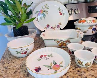 Royal Worcester Evesham pattern china