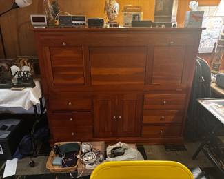 Wonderful secretary for project room
