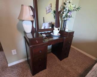 Vintage vanity
