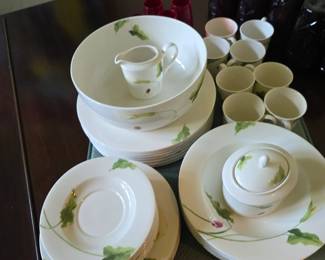 Mikasa Classic Calla 8 piece serving set
