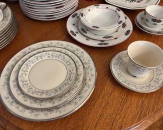 Lenox "Windsong" Bone China 6 Place Settings