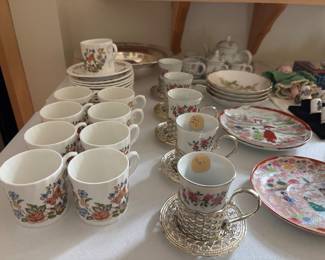 Aynsley 9 cups / 11 plates Demitasse Cottage Garden and VTG Japanese Porcelain Plates