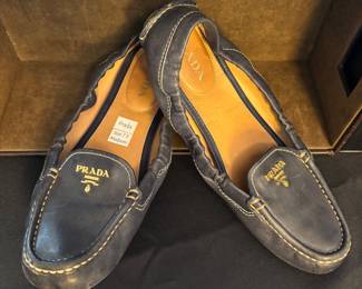 Prada - Size 7.5 Medium
