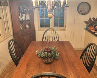 Solid wood table (with 2 leaves) and four Windsor chairs