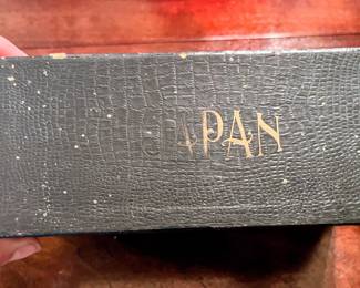 Box set of stereoscope cards “Japan” in main house