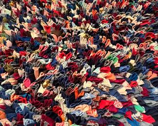 Detailed picture of rag rug in guest house