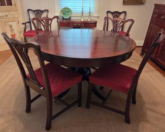 Dining table/6 chairs/1 leaf