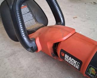Black And Decker 24in Rotatable Hedge Trimmer corded