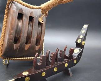 Wooden Nautical Decorations Pulley And Boat