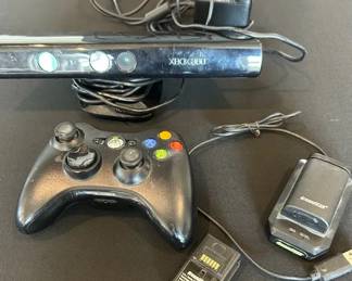 Microsoft Xbox 360 Kinect Sensor With One Wireless Controller And 2 Batteries With Charging Station