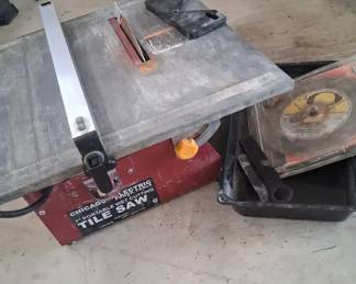Chicago Electric 7in Portable Wet Cutting Tile Saw