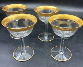 Coupe Glasses With Gold Embossing