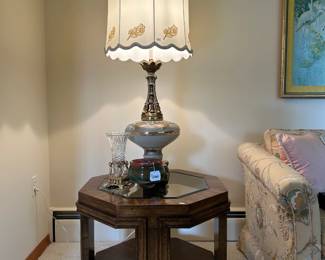 Wooden Side Table, Vtg Lamp