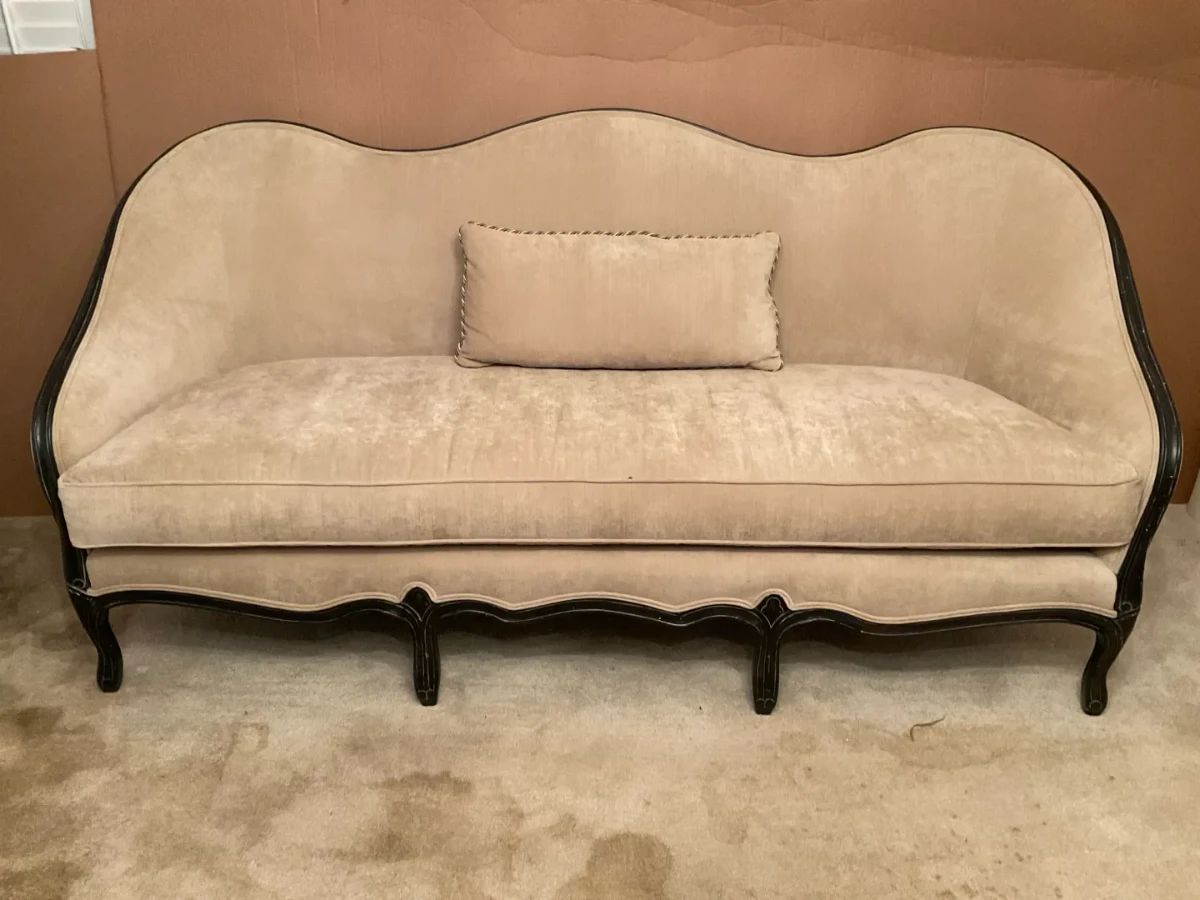 001 Henredon French Provincial Settee Sofa