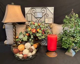 Corner Collage Topiary Decor