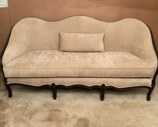 001 Henredon French Provincial Settee Sofa